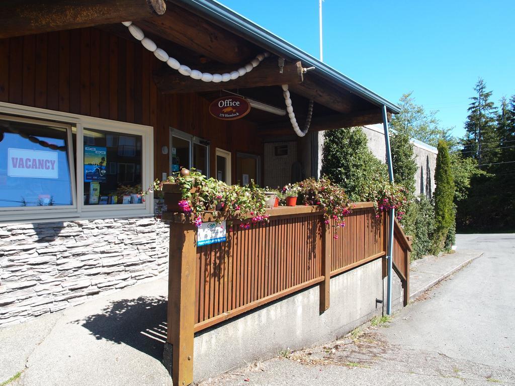 West Coast Motel On The Harbour Ucluelet Exterior foto